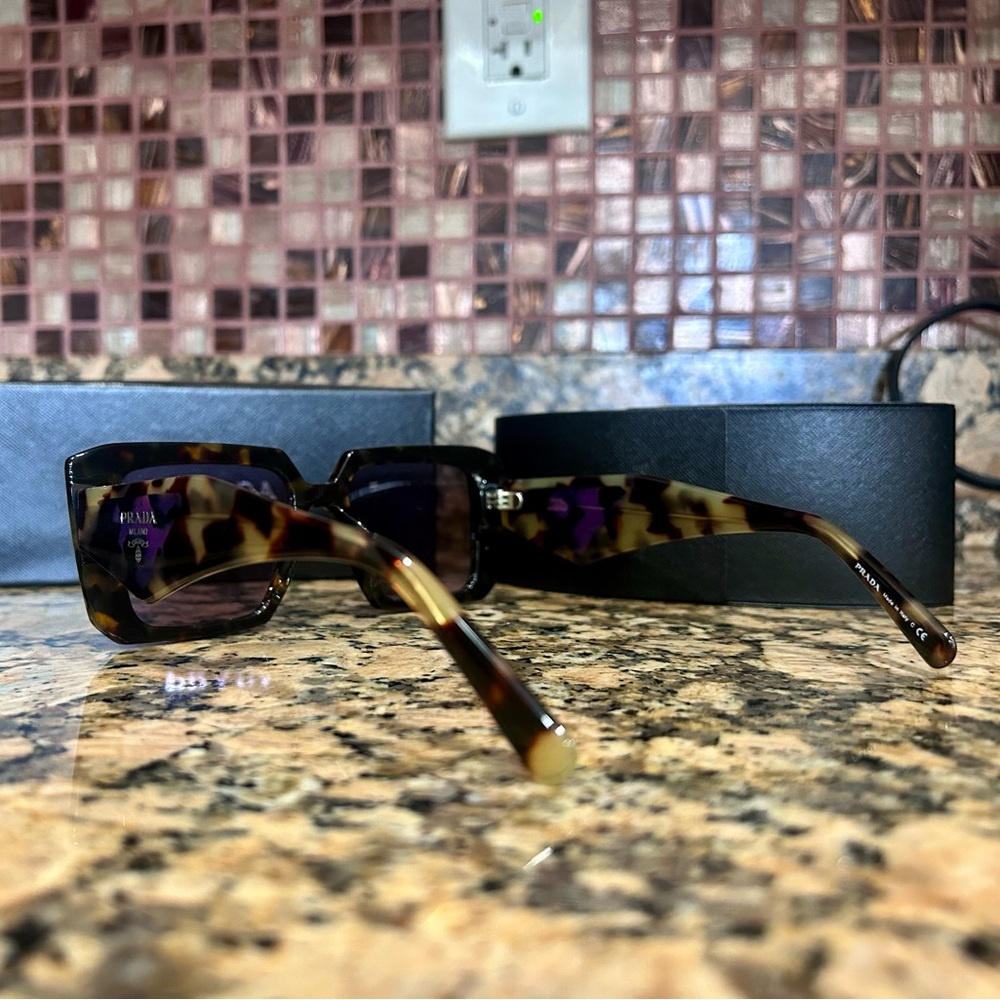 Prada Sunglasses pr23ys New + FREE shipping - Picture 10 of 17
